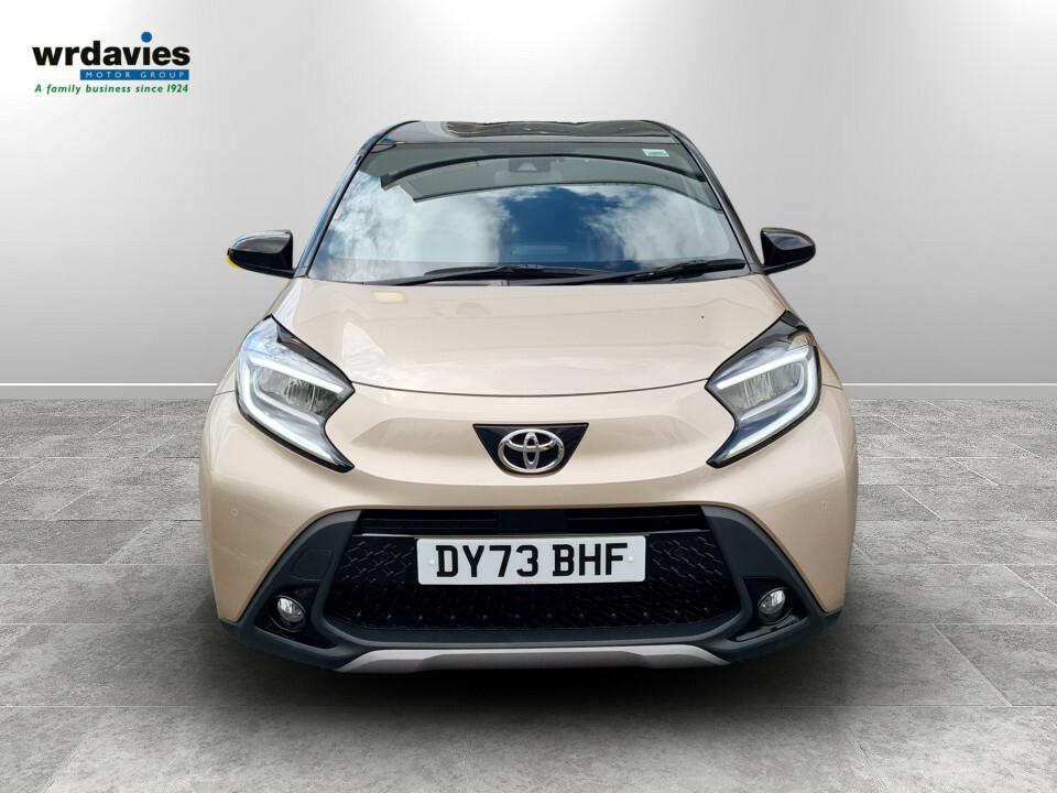 Toyota Aygo X 1.0 Vvt-i Exclusive Beige #2