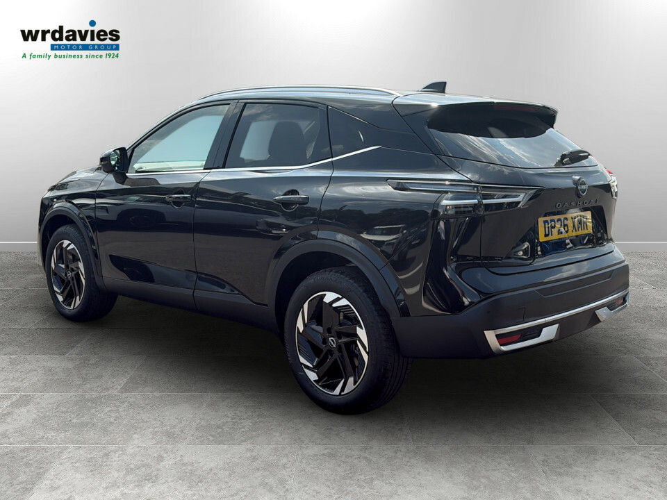 Nissan Qashqai 1.3 Dig-t Mh 158 N-connecta Xtronic DP26XMR Black #5
