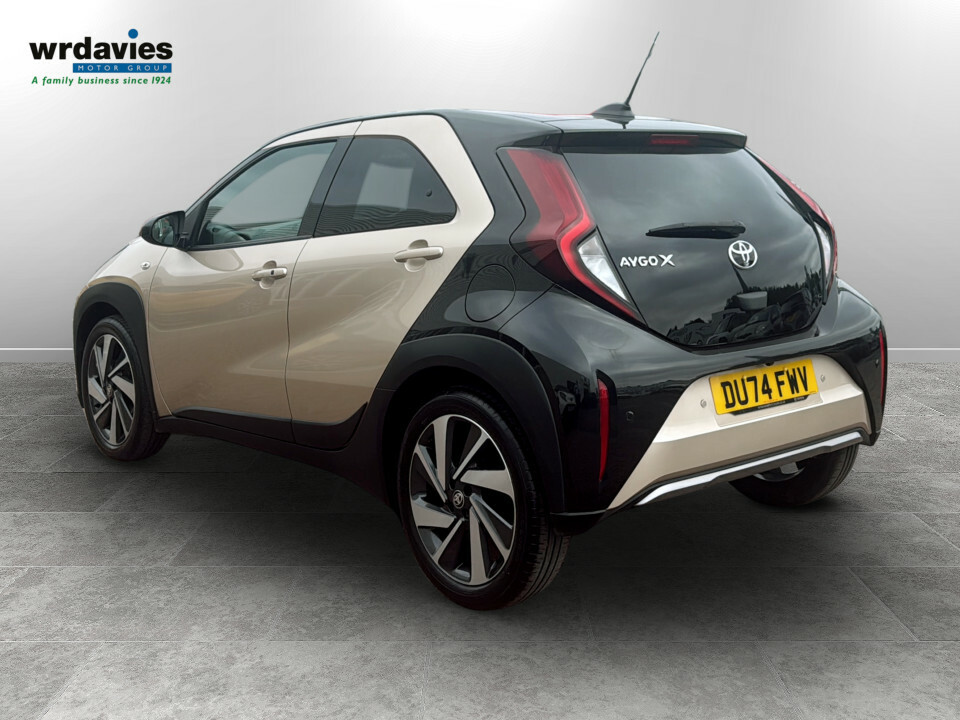 Toyota Aygo X 1.0 Vvt-i Exclusive DU74FWV Beige #5