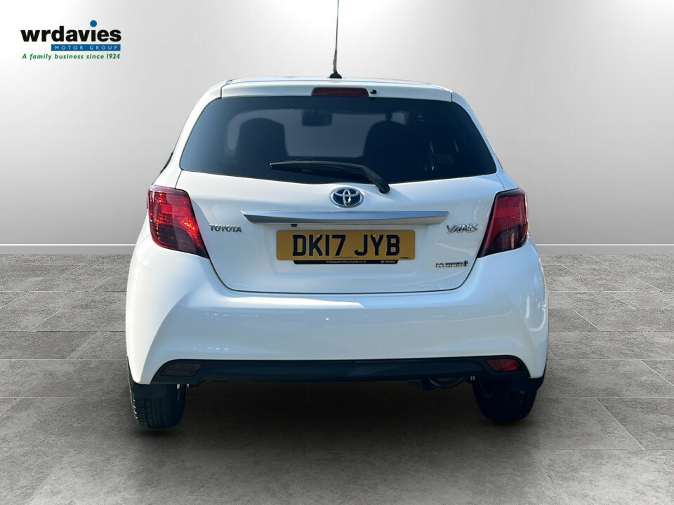 Toyota Yaris 1.5 Hybrid Icon Cvt White #6