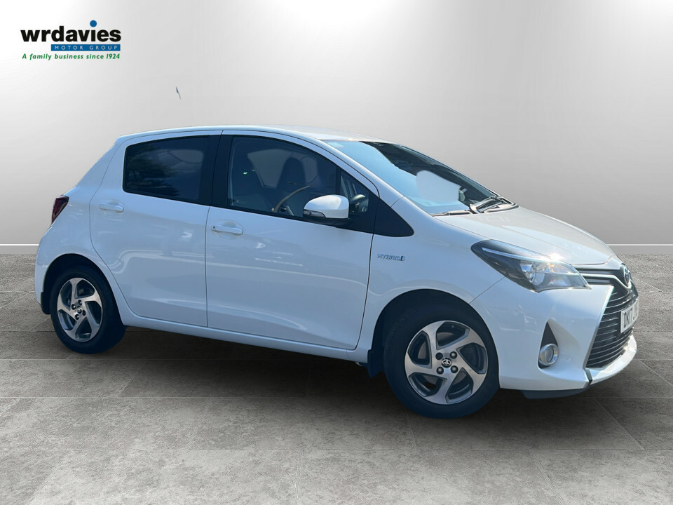 Toyota Yaris 1.5 Hybrid Icon Cvt White