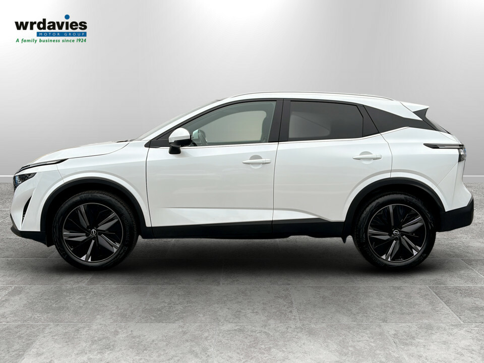 Nissan Qashqai 1.3 Dig-t Mh 158 Tekna Xtronic OX25DVU White #4