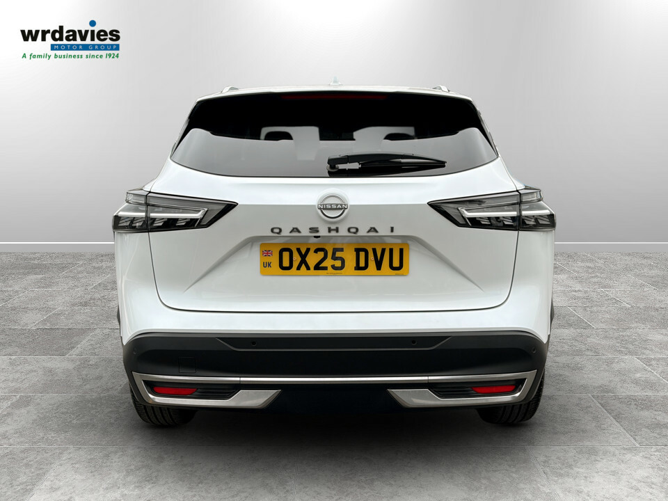 Nissan Qashqai 1.3 Dig-t Mh 158 Tekna Xtronic OX25DVU White #6