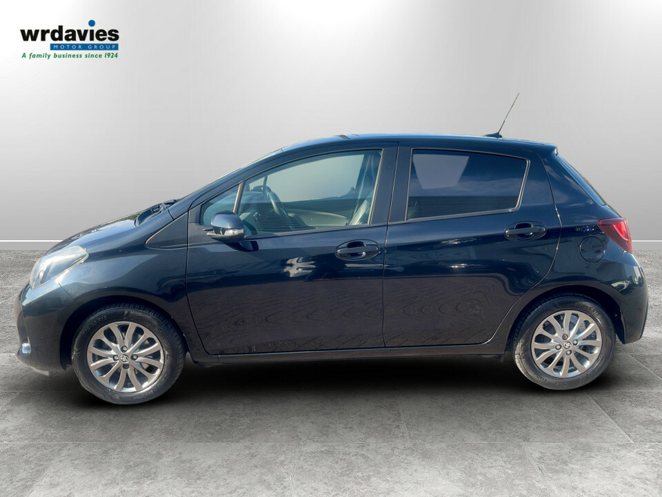 Toyota Yaris 1.33 Vvt-i Icon Black #4
