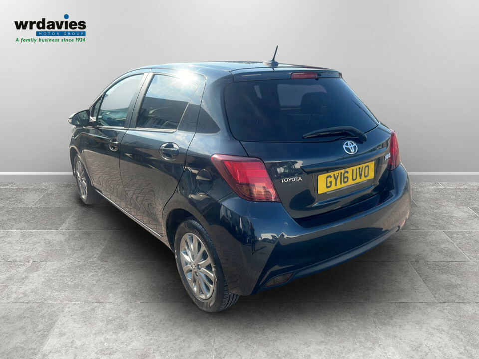 Toyota Yaris 1.33 Vvt-i Icon Black #5