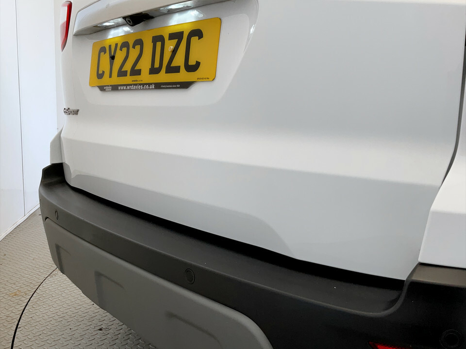 Ford Ecosport Hatchback White #10
