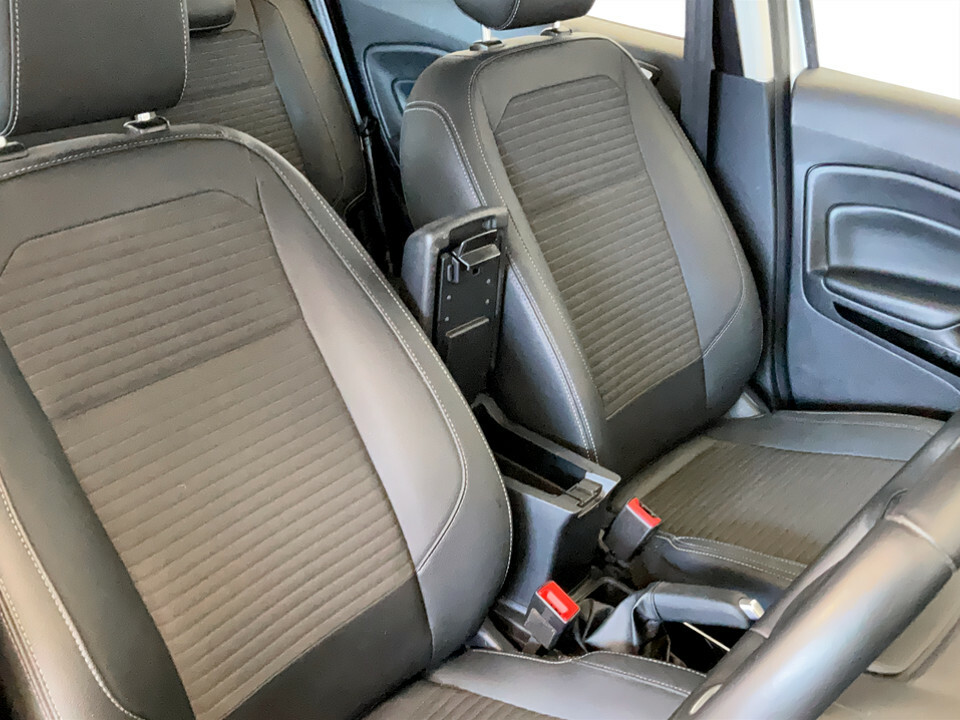 Ford Ecosport Hatchback White #19