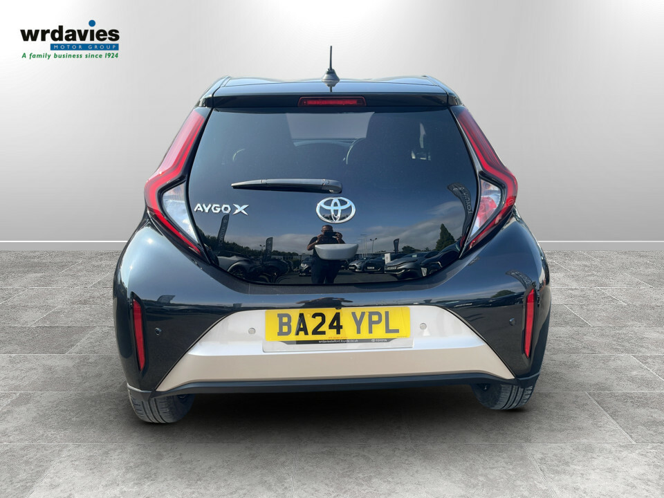 Toyota Aygo X 1.0 Vvt-i Edge Beige #6
