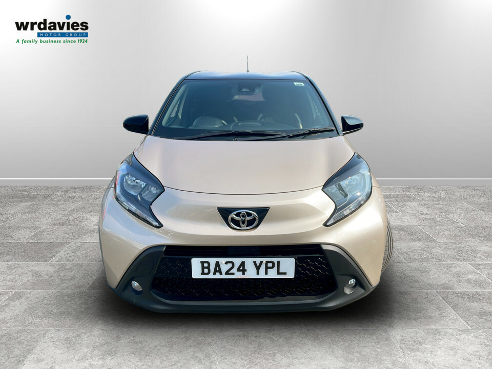 Toyota Aygo X 1.0 Vvt-i Edge Beige #2