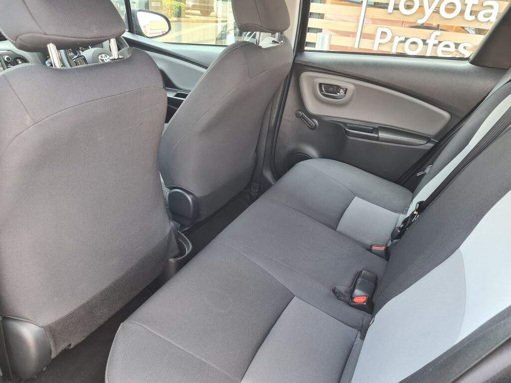 Toyota Yaris Icon Tech White #21