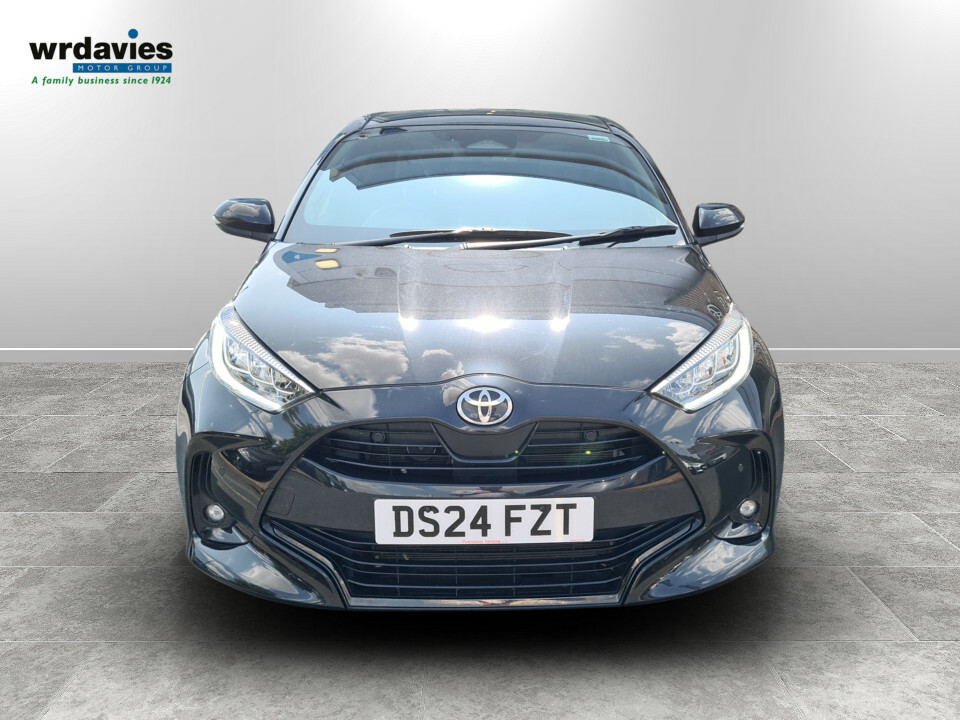 Toyota Yaris 1.5 Hybrid Excel Cvt Black #2
