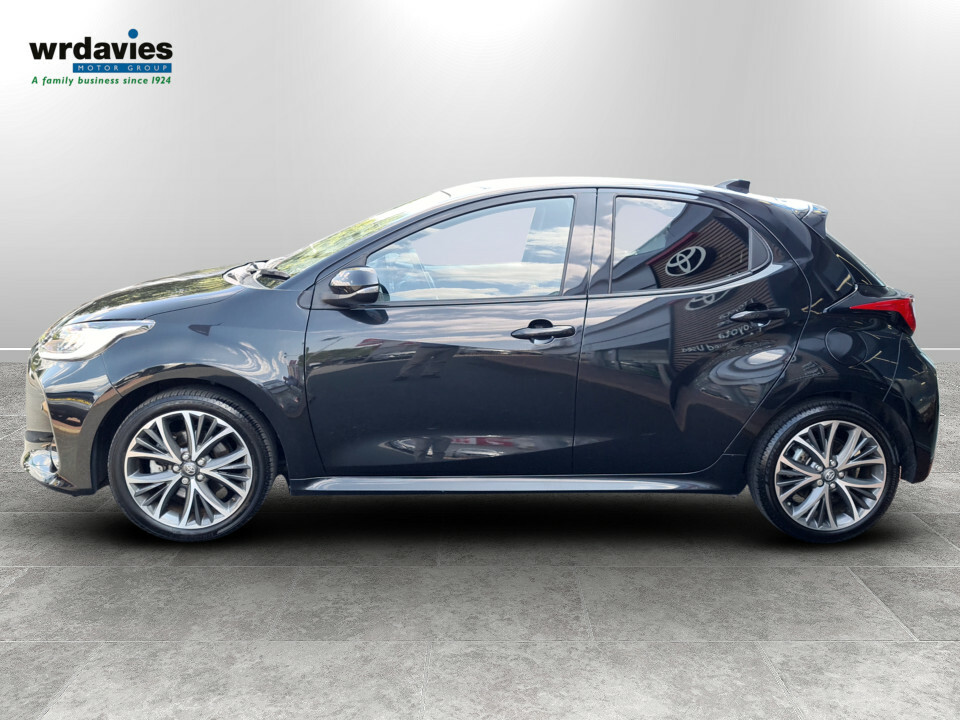 Toyota Yaris 1.5 Hybrid Excel Cvt Black #4