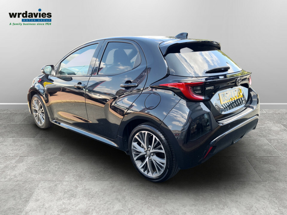 Toyota Yaris 1.5 Hybrid Excel Cvt Black #5