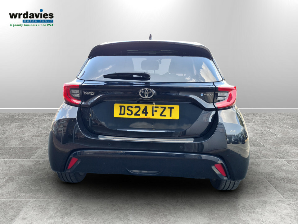 Toyota Yaris 1.5 Hybrid Excel Cvt Black #6