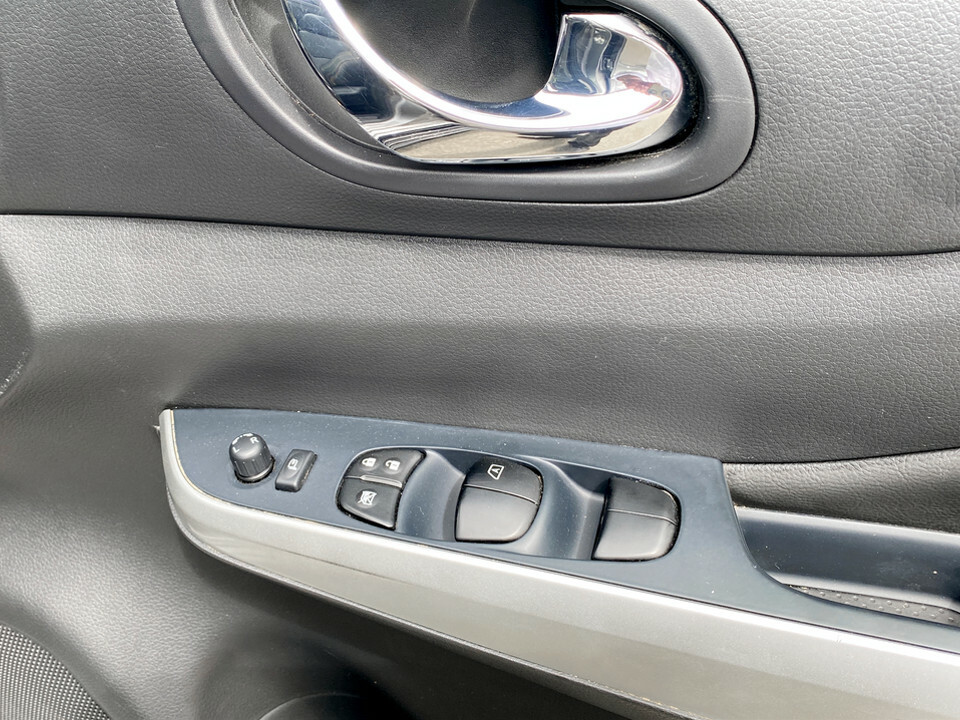 Nissan Navara Automatic White #22