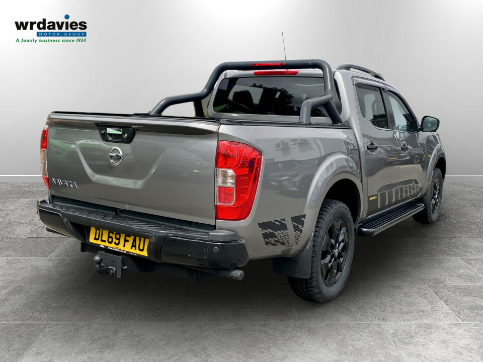 Nissan Navara Automatic White #10