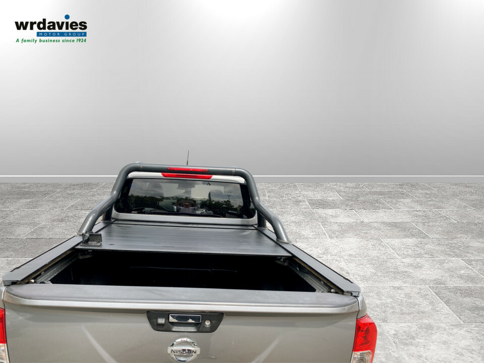 Nissan Navara Automatic White #9