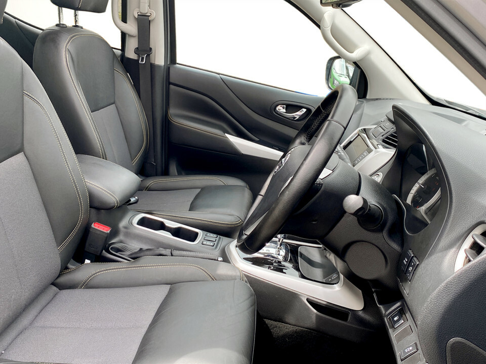 Nissan Navara Automatic White #19