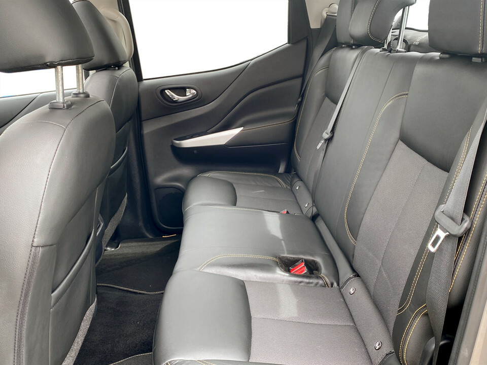Nissan Navara Automatic White #17
