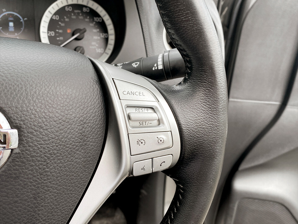 Nissan Navara Automatic White #25