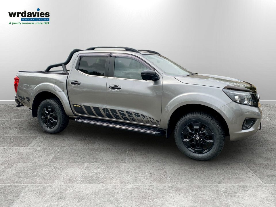 Nissan Navara Automatic White #13
