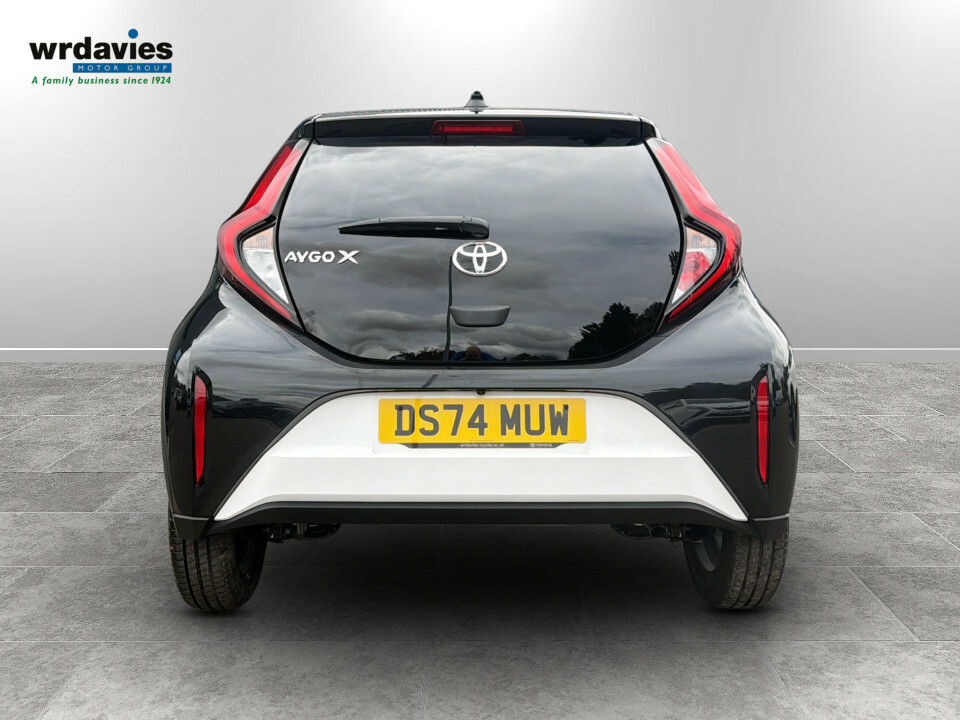 Toyota Aygo X 1.0 Vvt-i Edge DS74MUW White #6