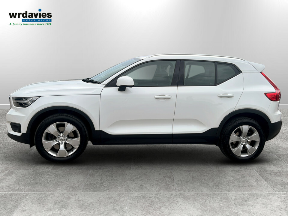 Volvo XC40 2.0 T4 Momentum Pro Awd Geartronic White #4