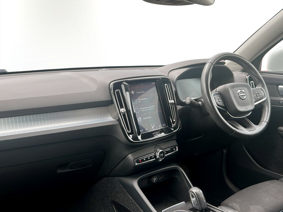 Volvo XC40 1.5 T3 R Design Pro Red #23