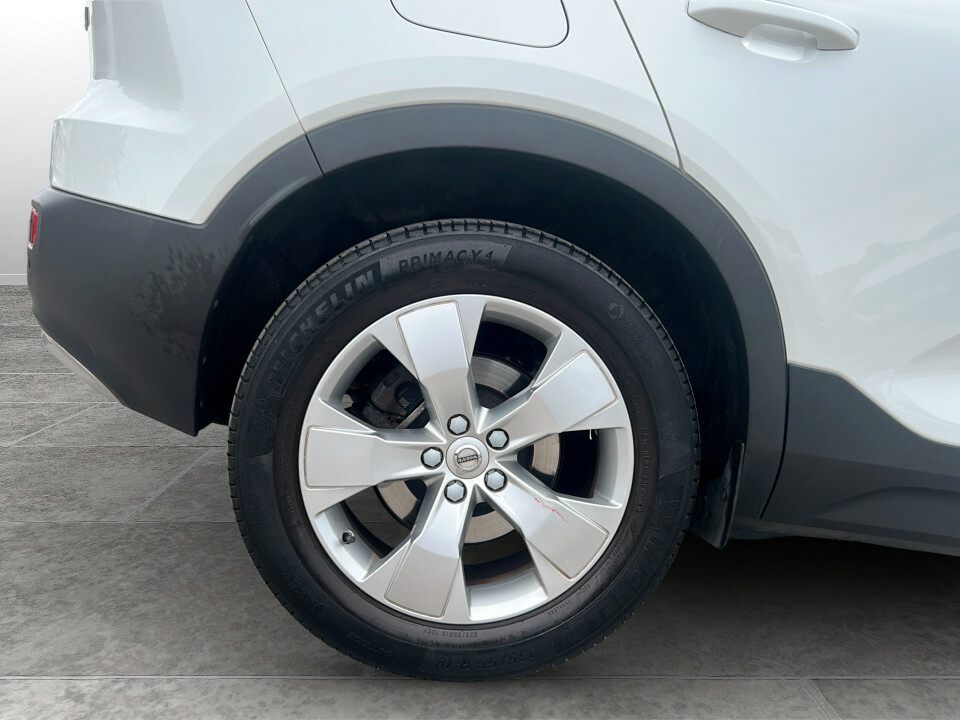 Volvo XC40 1.5 T3 R Design Pro Red #15