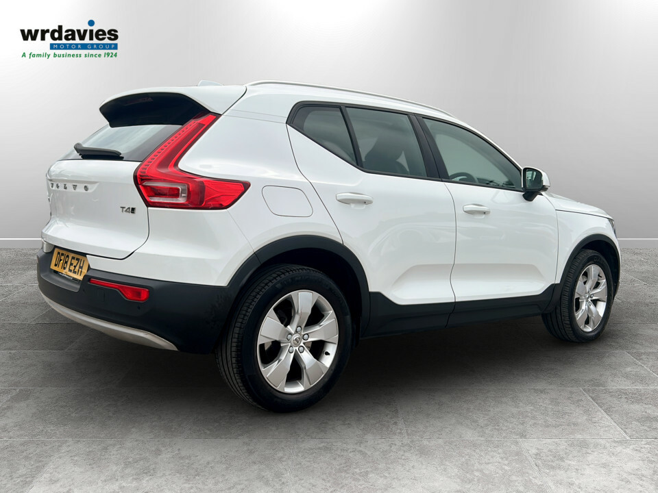Volvo XC40 1.5 T3 R Design Pro Red #8
