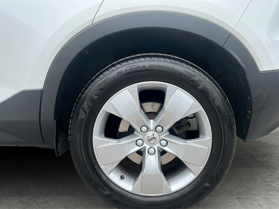 Volvo XC40 1.5 T3 R Design Pro Red #16