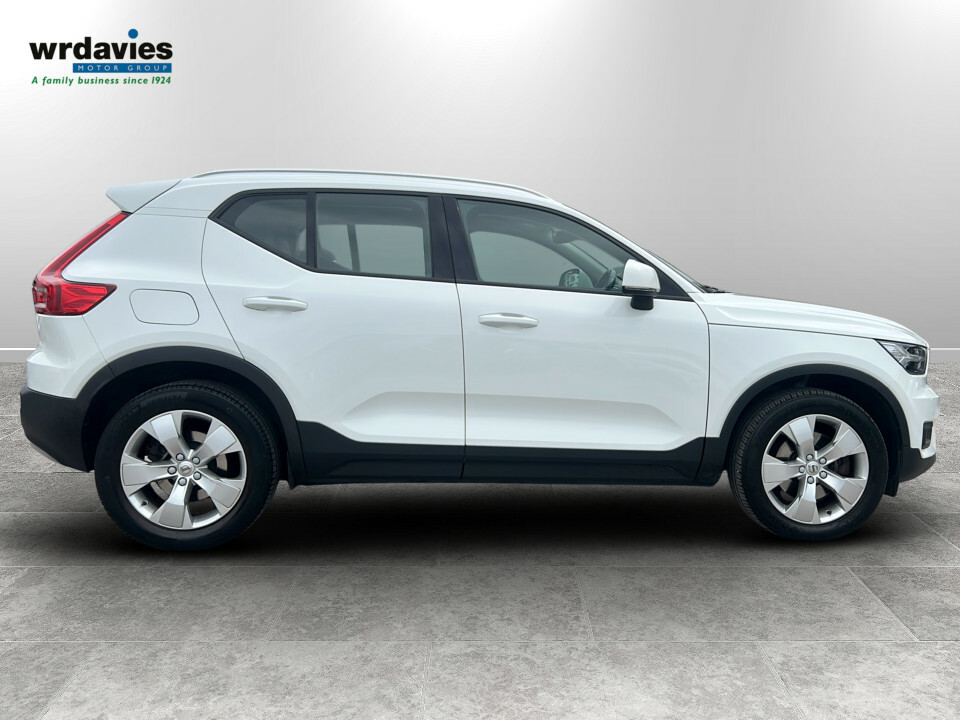 Volvo XC40 1.5 T3 R Design Pro Red #9