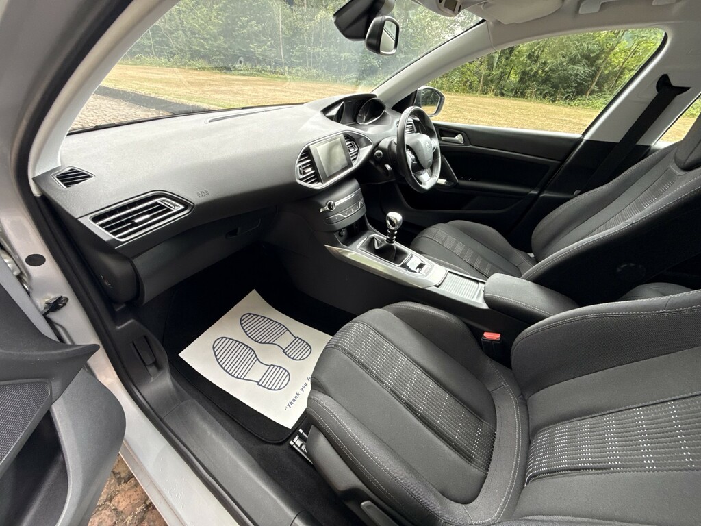 Peugeot 308 1.2 Puretech Allure Silver #4
