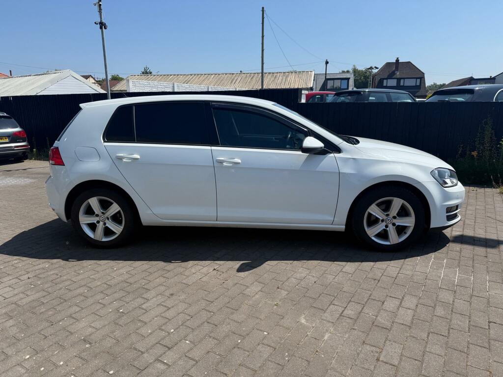 Volkswagen Golf Match White #6