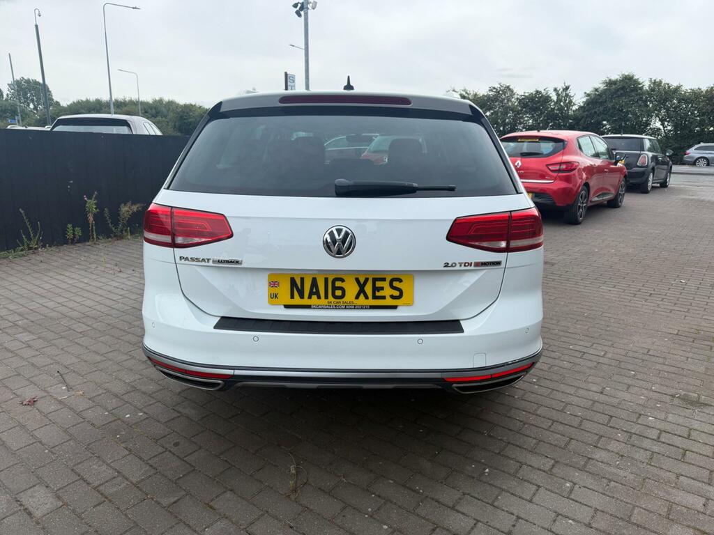 Volkswagen Passat Alltrack Alltrack White #4