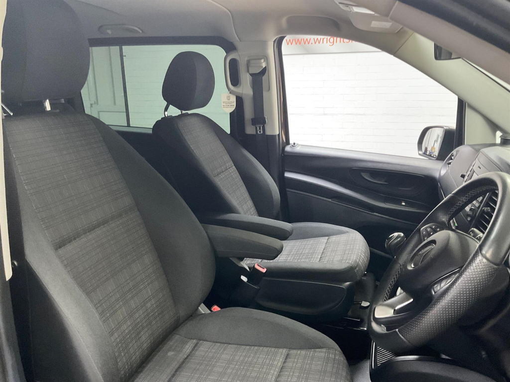 Mercedes-Benz Vito 114 Crew Van Compact White #23