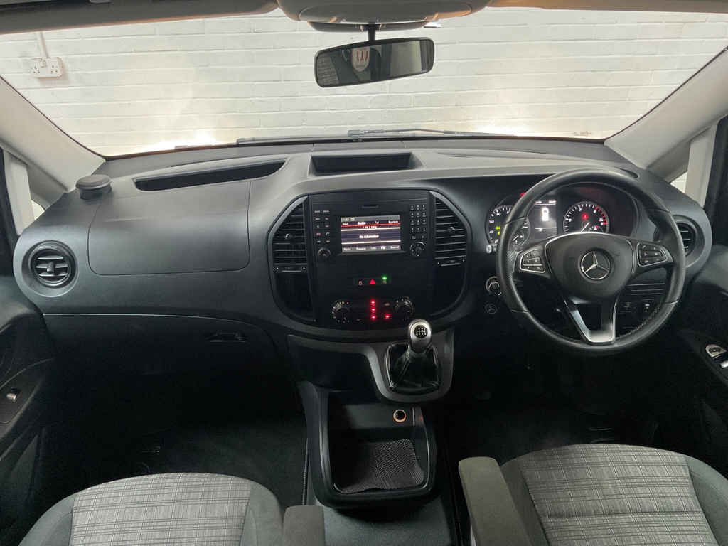 Mercedes-Benz Vito 114 Crew Van Compact White #19