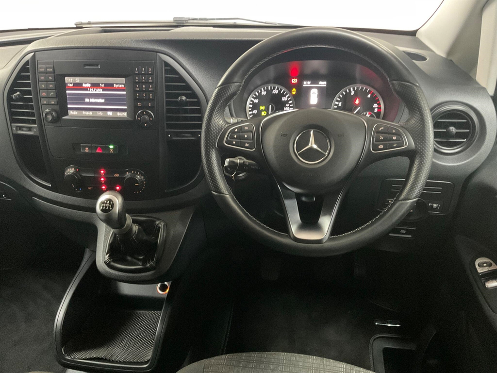 Mercedes-Benz Vito 114 Crew Van Compact White #20
