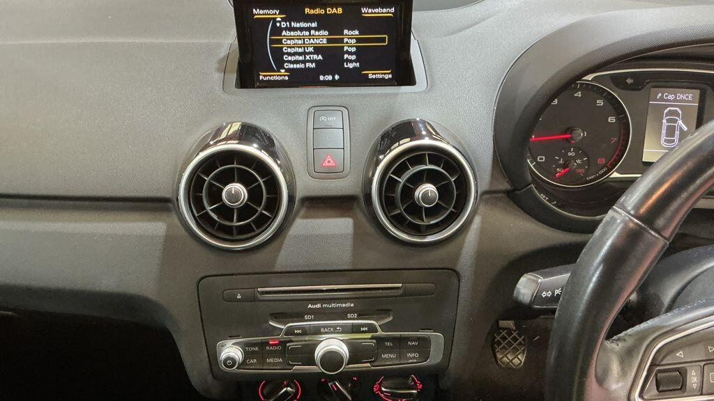 Audi A1 S Line Contrast Edition 35 Tfsi 150 Ps 6-Speed Yellow #7