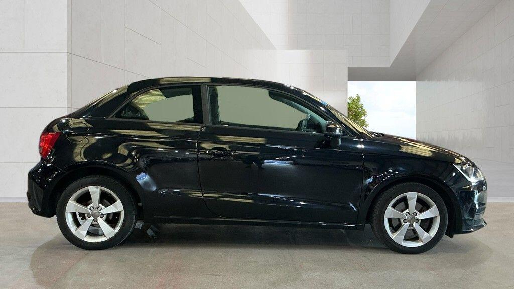 Audi A1 S Line Contrast Edition 35 Tfsi 150 Ps 6-Speed Yellow #5