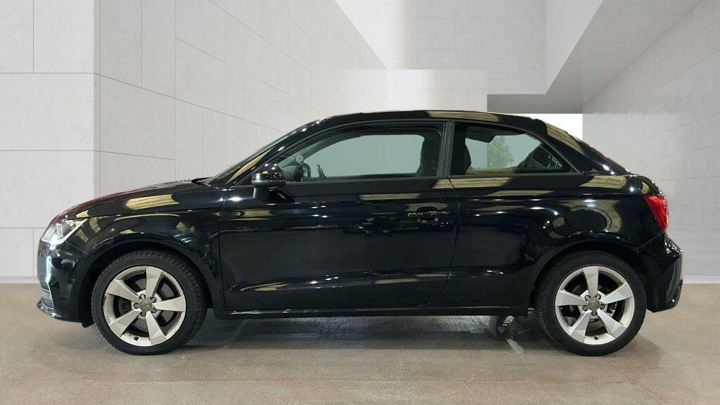 Audi A1 S Line Contrast Edition 35 Tfsi 150 Ps 6-Speed Yellow #6