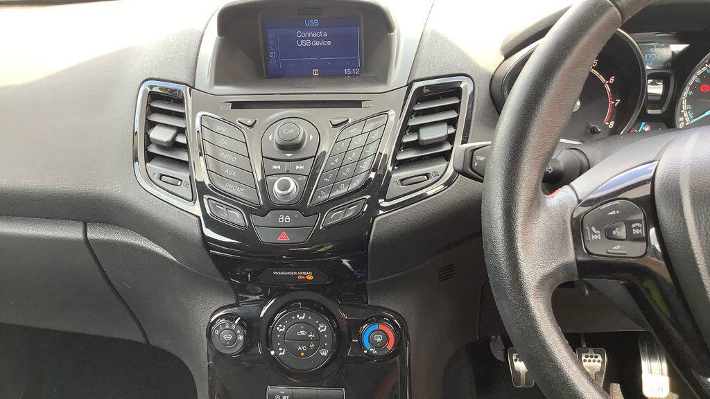 Ford Fiesta 1.0 Ecoboost Titanium  #9