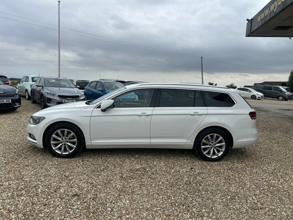 Volkswagen Passat Estate 1.6 Tdi Bluemotion Tech Se Business 2015 YH15PWO White #4