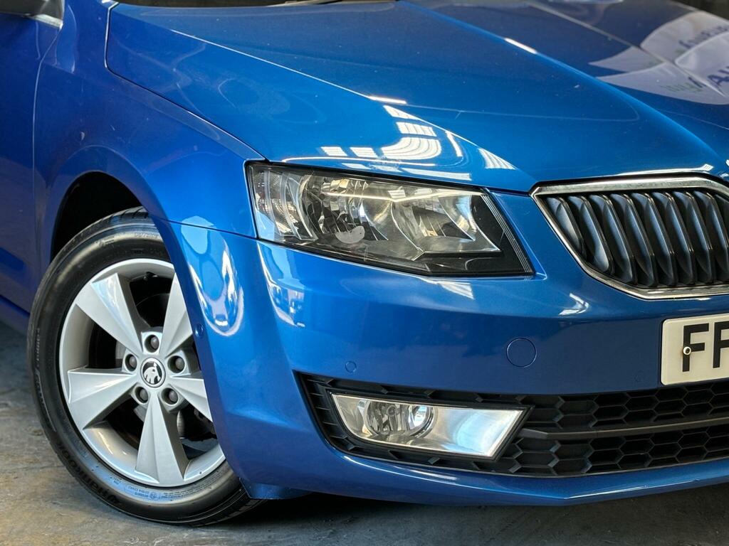Skoda Octavia 2.0 Tdi Cr Vrs 184Bhp Dsg 5-Dr Estate Blue #9
