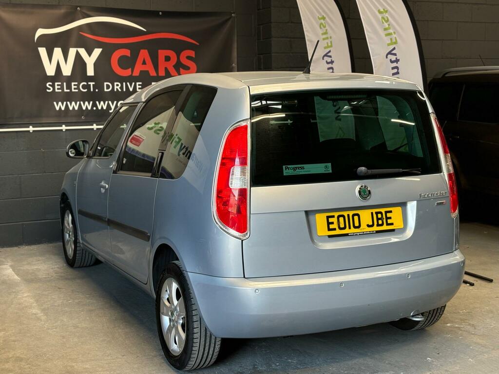 Skoda Roomster Mpv 1.6 16V Se Tiptronic 201010 Red #14