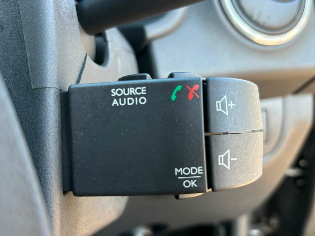 Dacia Sandero 0.9 Tce Laureate Prime Start Stop Hatchback Blue #16