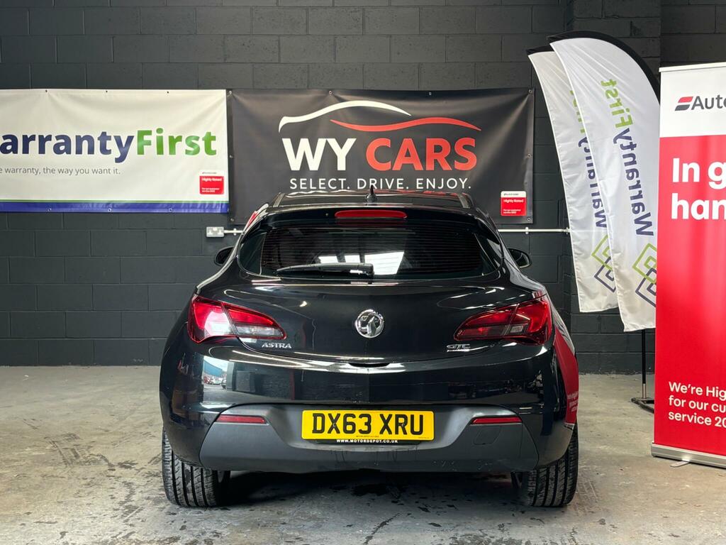 Vauxhall Astra GTC Sport Black #6