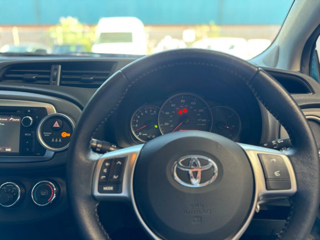 Toyota Yaris Black #33