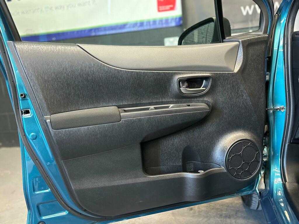 Toyota Yaris Black #20
