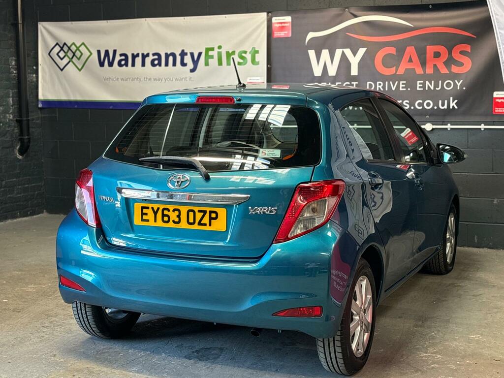 Toyota Yaris Black #8